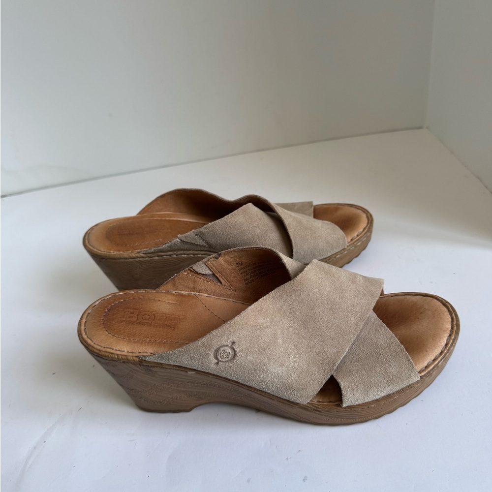 Born® Nora Handcrafted Suede Wedge Sandal Size 8 - Picture 7 of 16